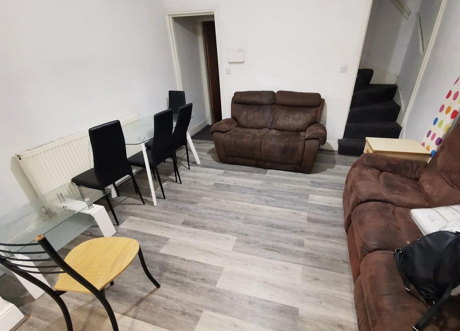 Broomhill,38 Crookes Rd,Broomhill,Sheffield S10,4 Bedrooms Bedrooms,1 BathroomBathrooms,Semi-detached,1668